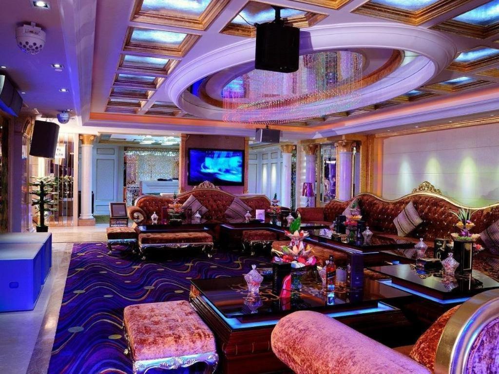 Eurasia Convention International Hotel Ухань Экстерьер фото