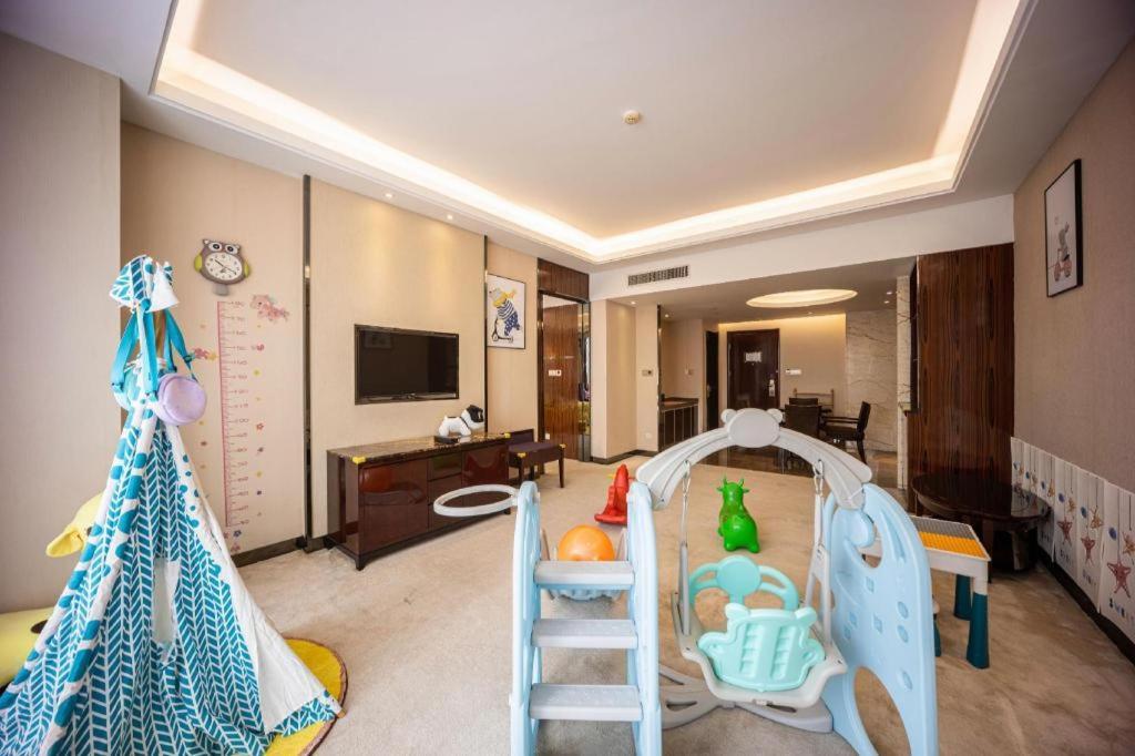 Eurasia Convention International Hotel Ухань Экстерьер фото