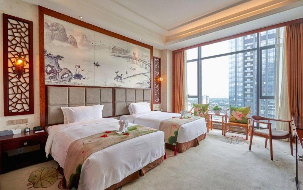 Eurasia Convention International Hotel Ухань Экстерьер фото