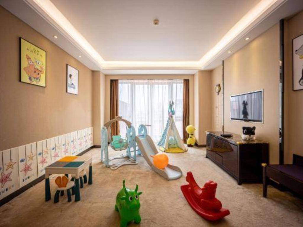 Eurasia Convention International Hotel Ухань Экстерьер фото