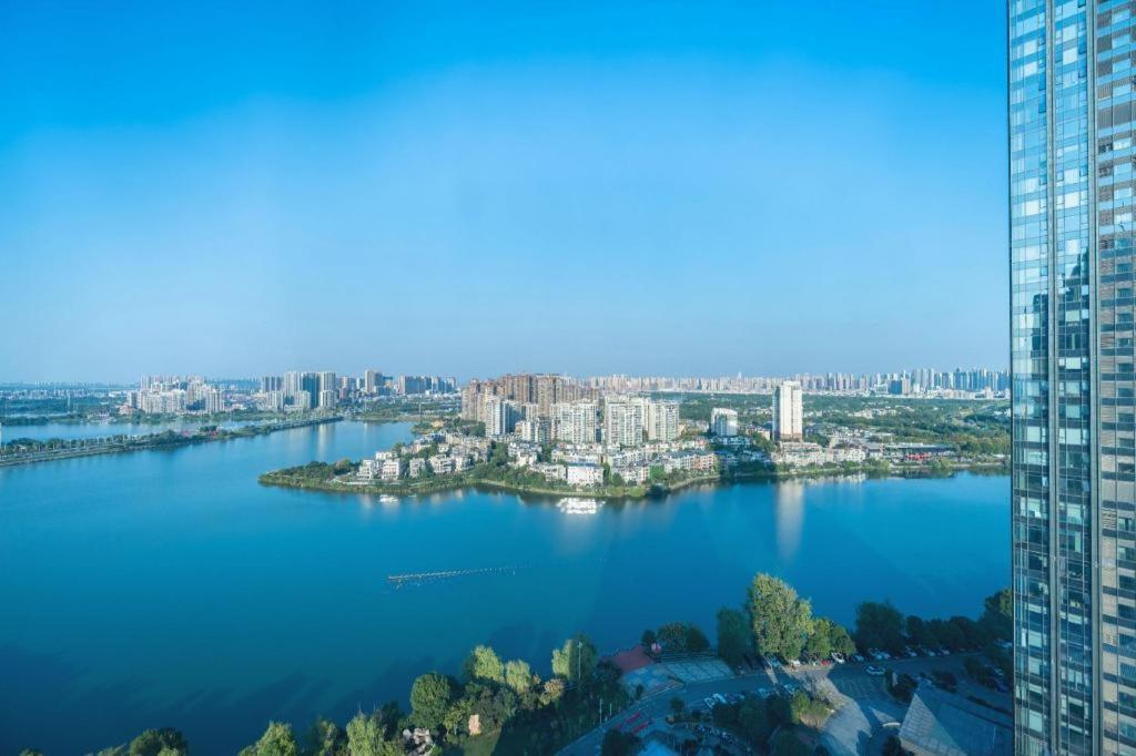 Eurasia Convention International Hotel Ухань Экстерьер фото