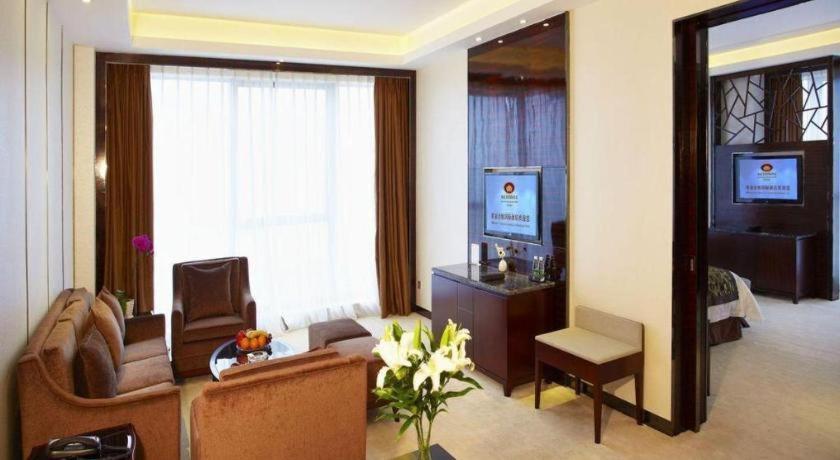 Eurasia Convention International Hotel Ухань Экстерьер фото