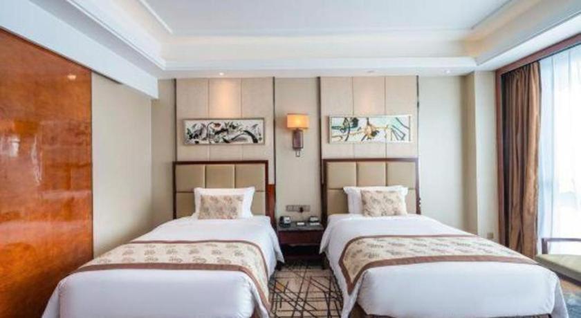 Eurasia Convention International Hotel Ухань Экстерьер фото