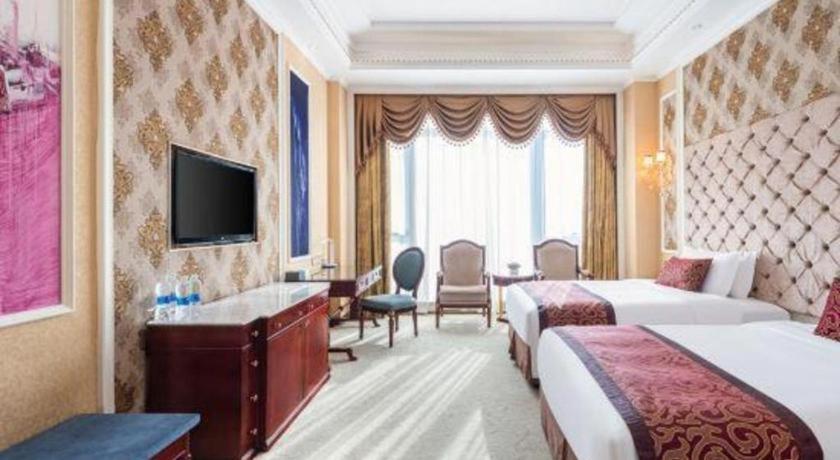 Eurasia Convention International Hotel Ухань Экстерьер фото