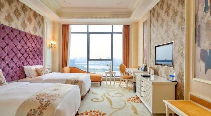 Eurasia Convention International Hotel Ухань Экстерьер фото