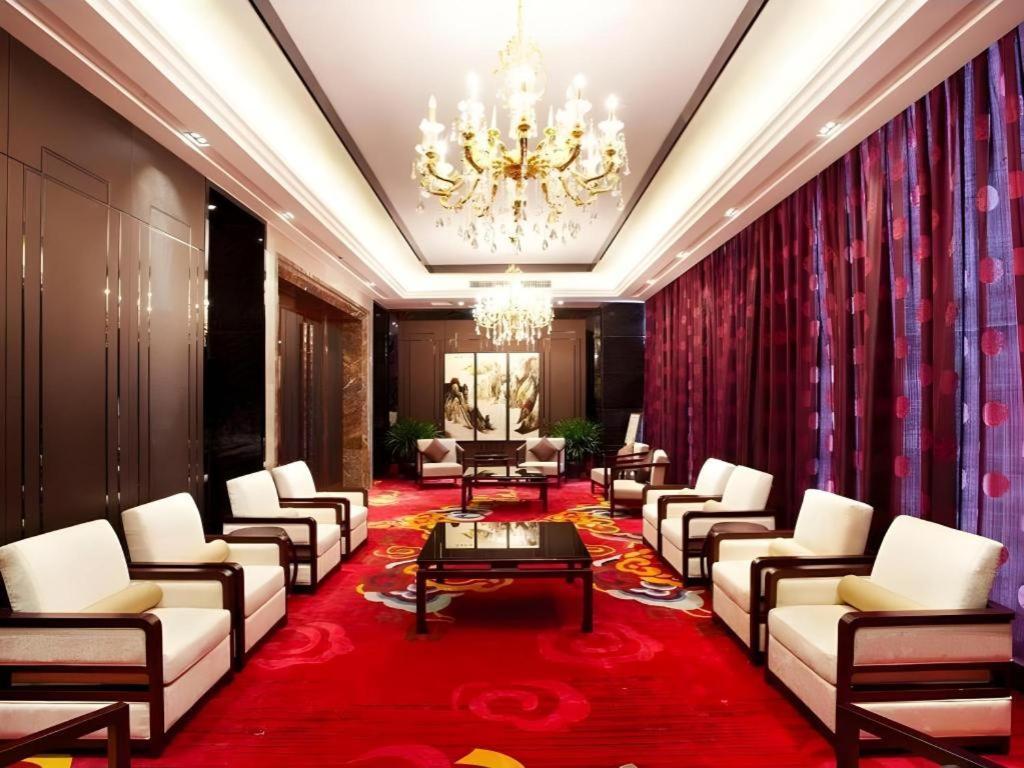 Eurasia Convention International Hotel Ухань Экстерьер фото
