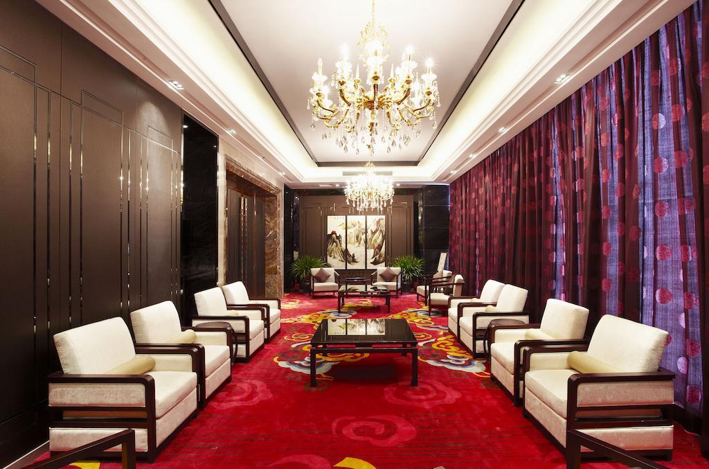 Eurasia Convention International Hotel Ухань Экстерьер фото
