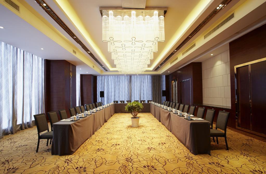 Eurasia Convention International Hotel Ухань Экстерьер фото